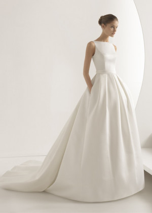 Ivory Satin Keyhole Back Wedding Dress With Pockets